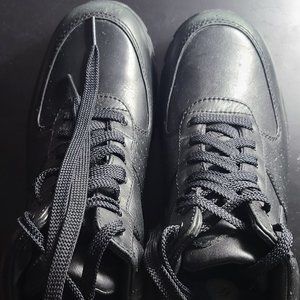 Nike weatherproof leather ACG Boots - Size 6Y Black